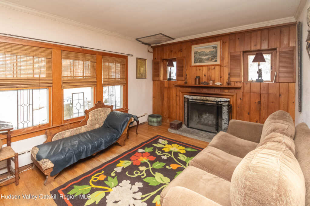 368 Hillside Avenue, Hurley, NY 12443 - Photo 4 of 31