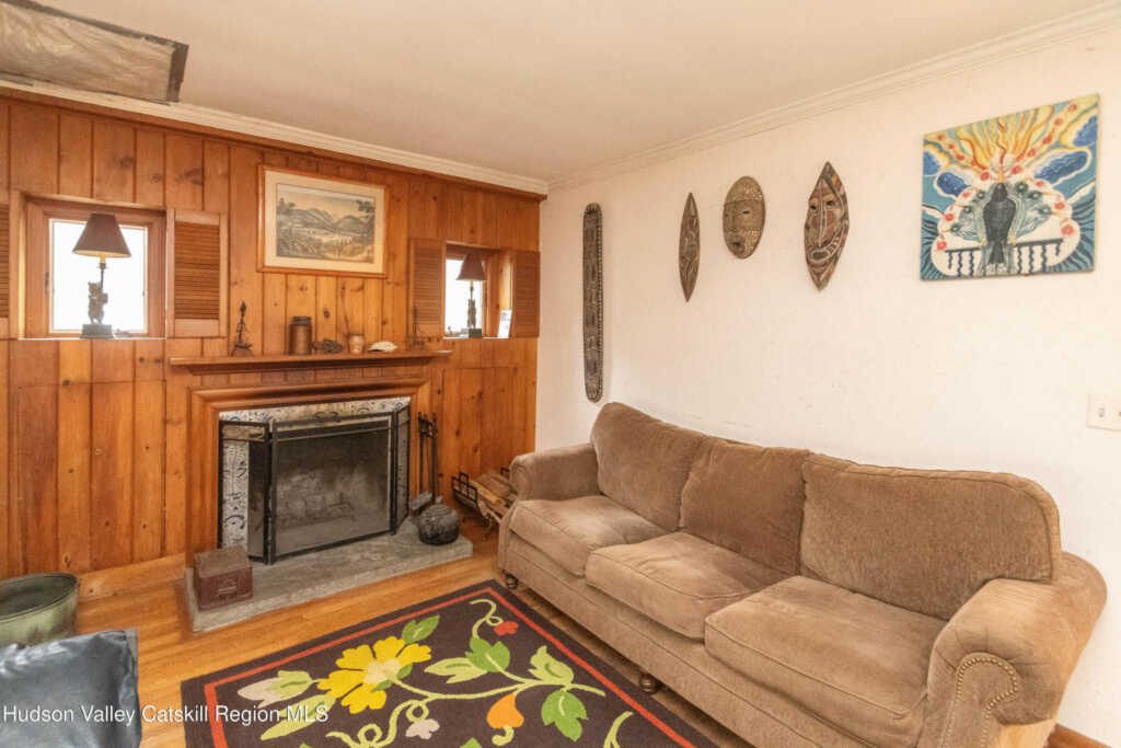 368 Hillside Avenue, Hurley, NY 12443 - Photo 5 of 31