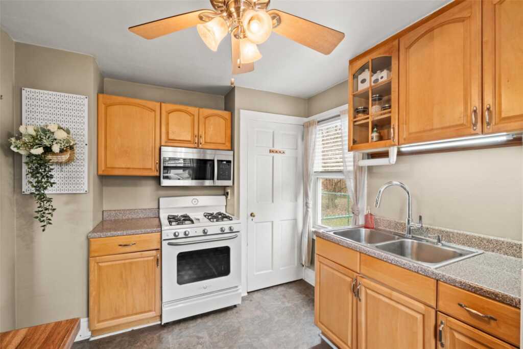 25 Hayes Street, Kingston, NY 12401 - Photo 10 of 26