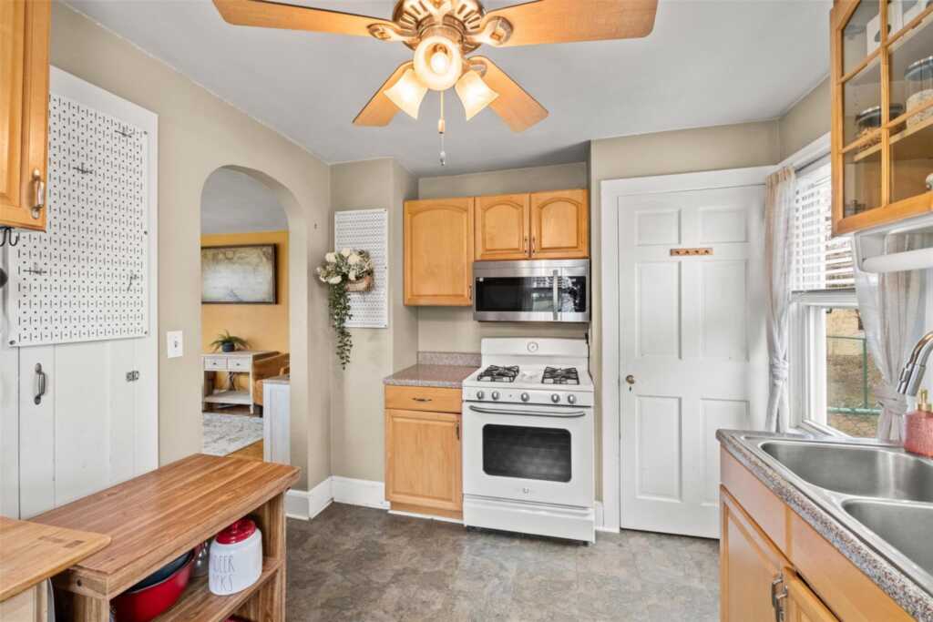 25 Hayes Street, Kingston, NY 12401 - Photo 11 of 26