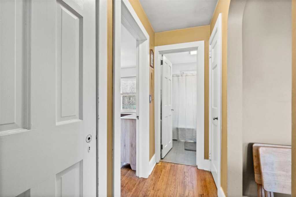 25 Hayes Street, Kingston, NY 12401 - Photo 12 of 26