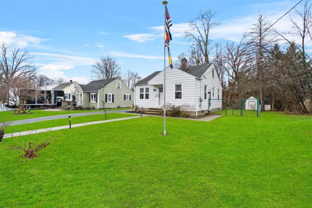 25 Hayes Street, Kingston, NY 12401 - Photo 3 of 26