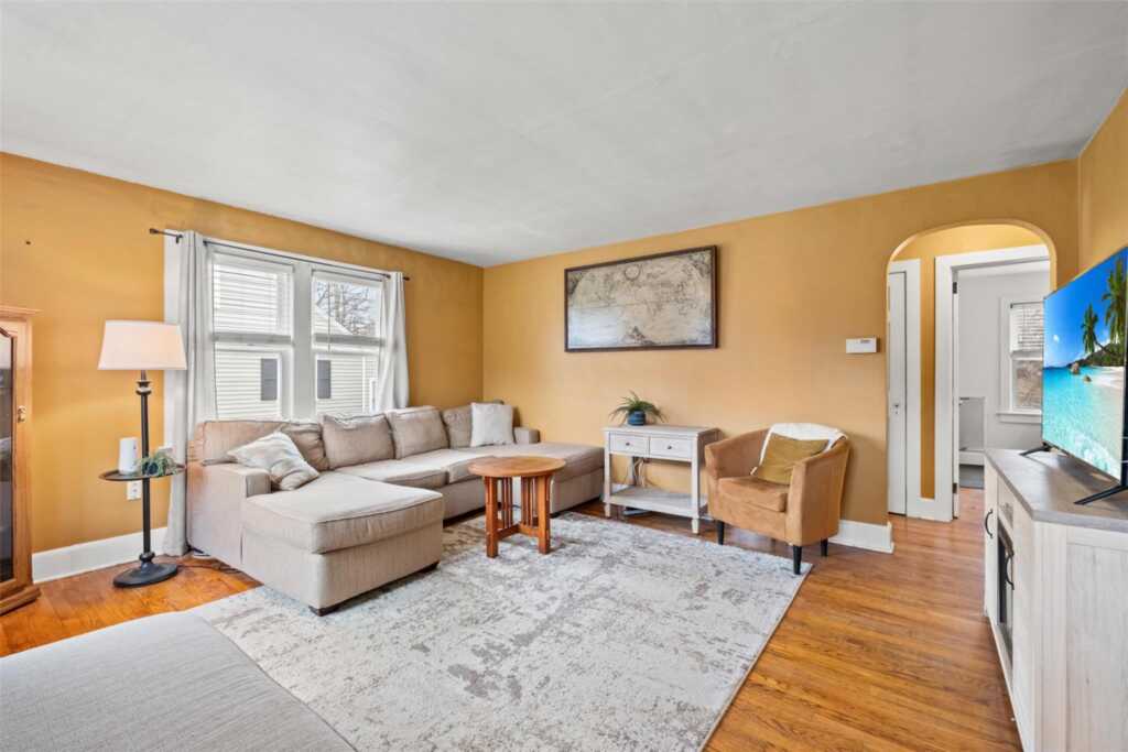 25 Hayes Street, Kingston, NY 12401 - Photo 5 of 26