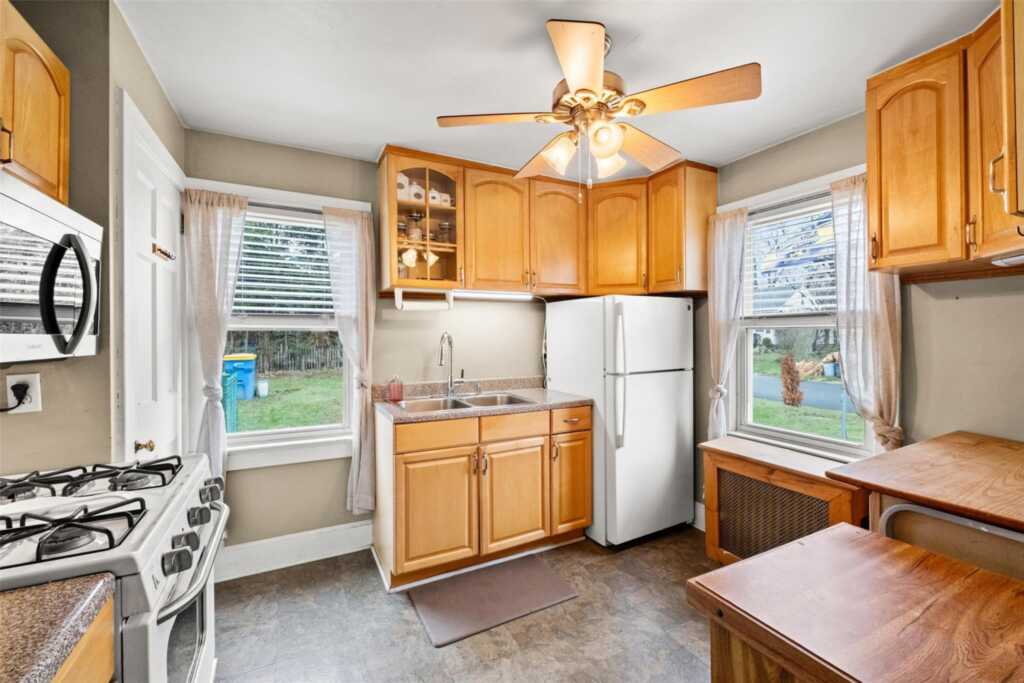25 Hayes Street, Kingston, NY 12401 - Photo 8 of 26