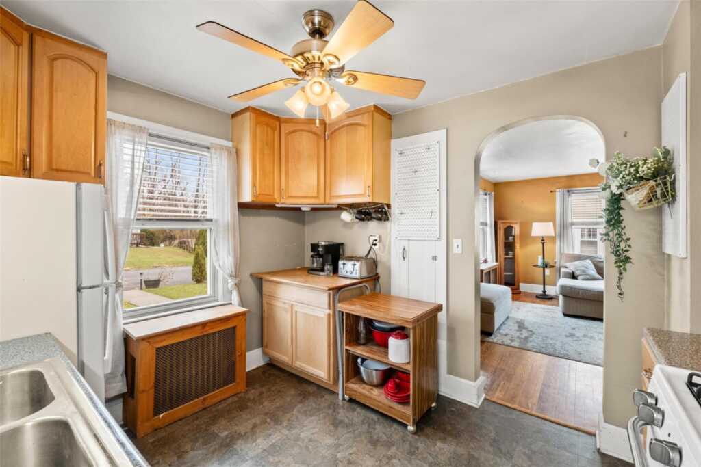 25 Hayes Street, Kingston, NY 12401 - Photo 9 of 26