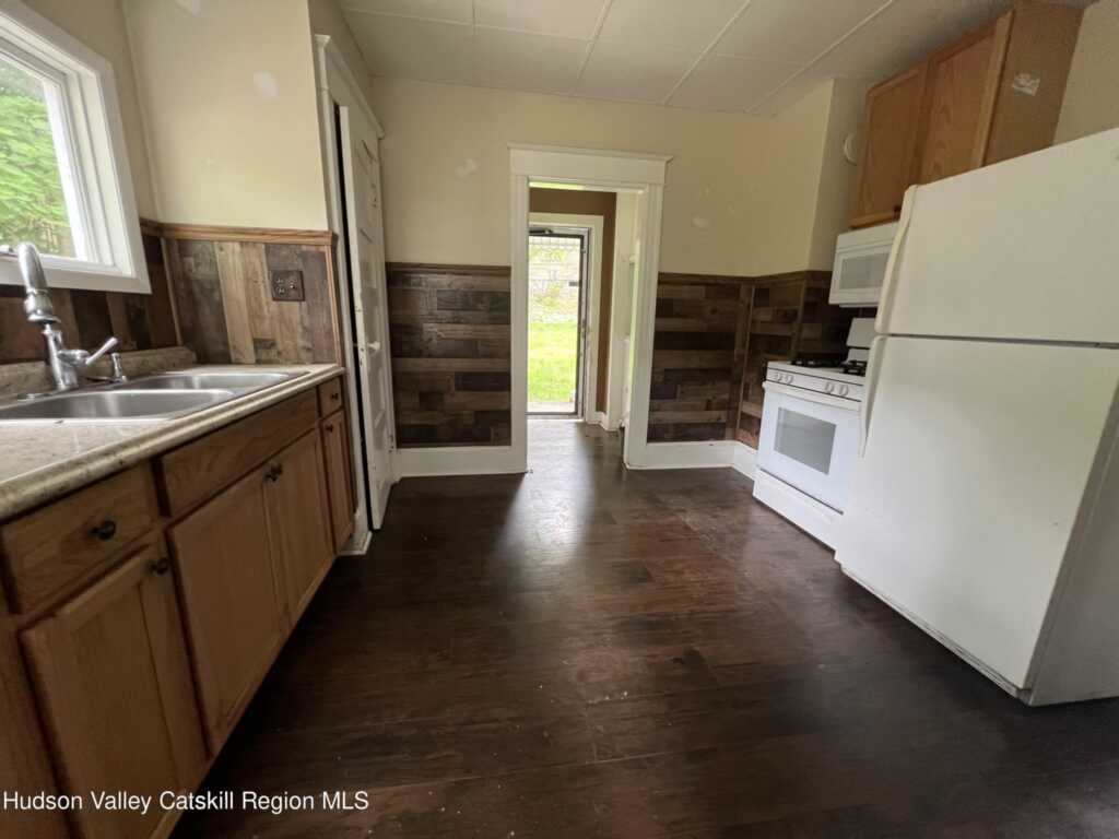 599-601 Delaware Ave, Kingston, NY 12401 - Photo 5 of 23