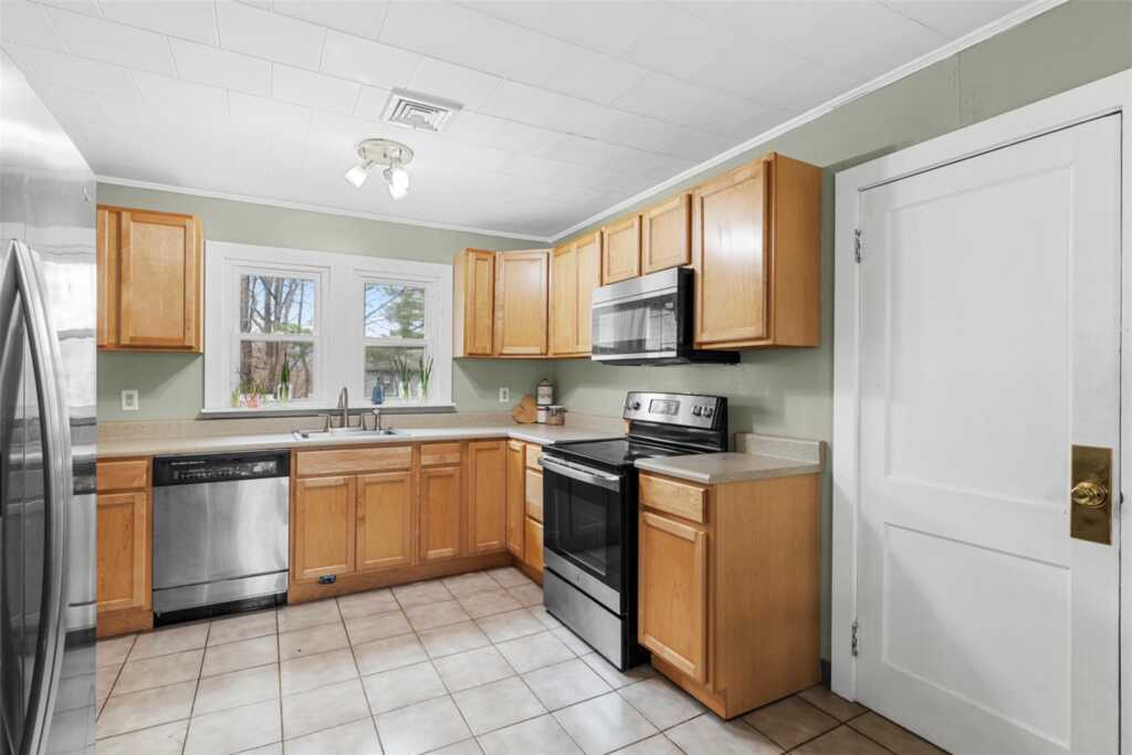 59 Elting Avenue, New Paltz, NY 12561 - Photo 7 of 16