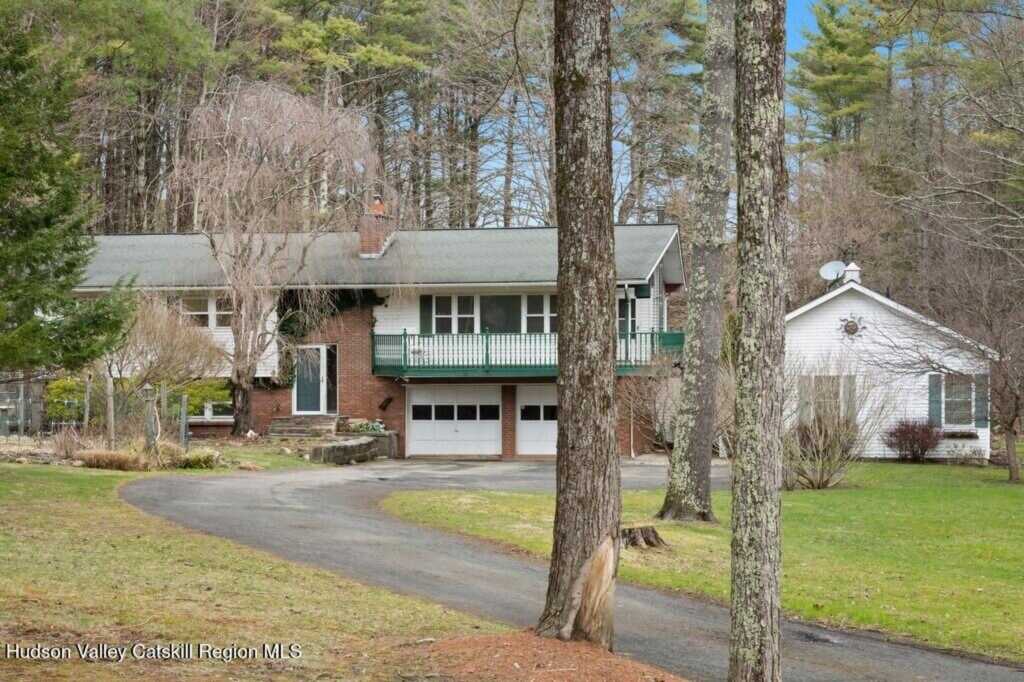 146 Sherman Road, Kingston, NY 12401 - Photo 2 of 24