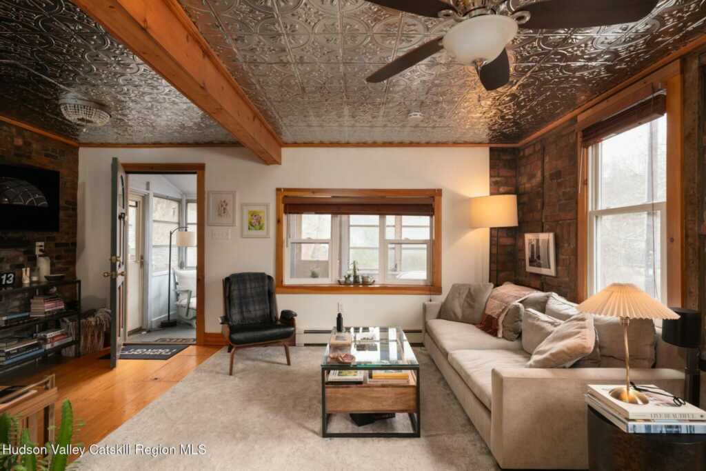 14 Davis Street, Kingston, NY 12401 - Photo 4 of 32