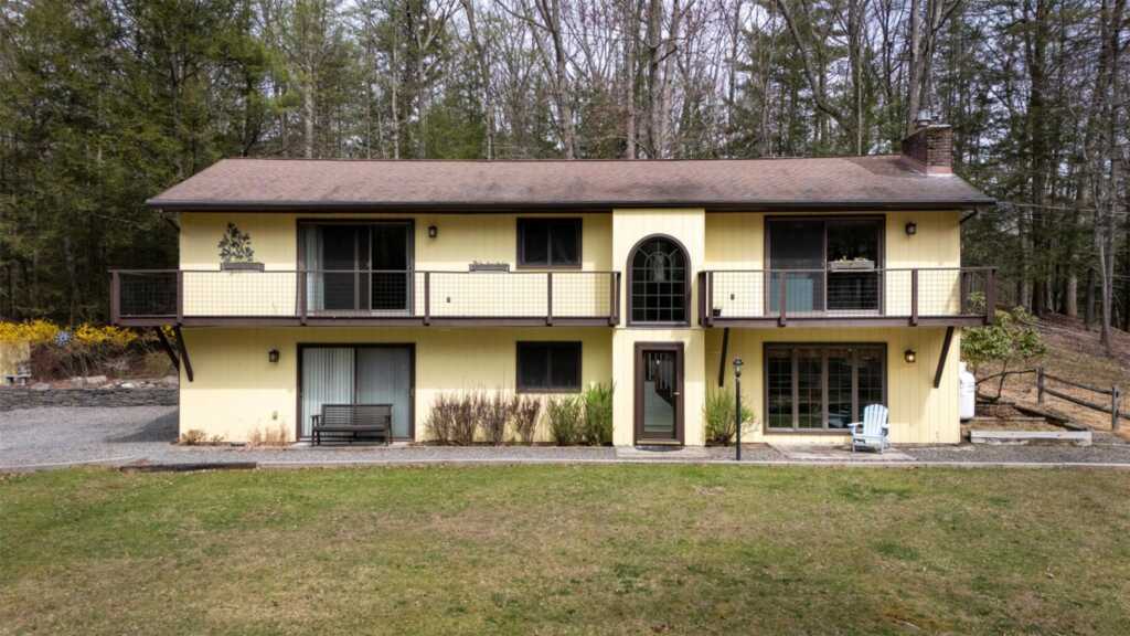 23 Maurizi Lane, Woodstock, NY 12498