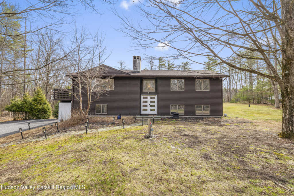 40 Max'S Place, Kingston, NY 12401 - Photo 3 of 42