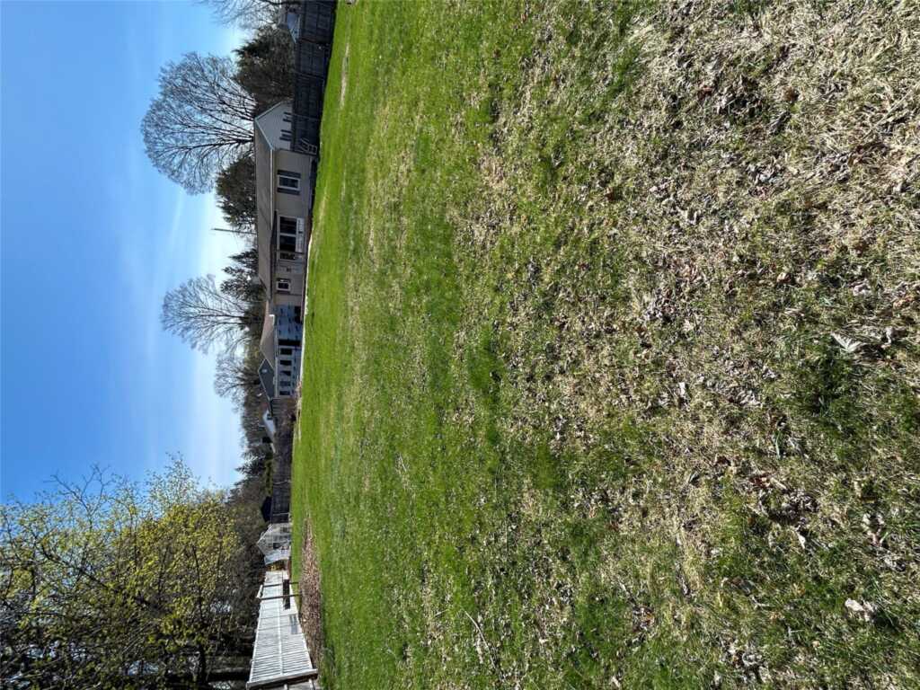 8 Manor Road, Rhinebeck, NY 12572 - Photo 16 of 24