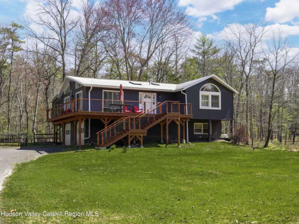 4 Munchkin Lane, Woodstock, NY 12498