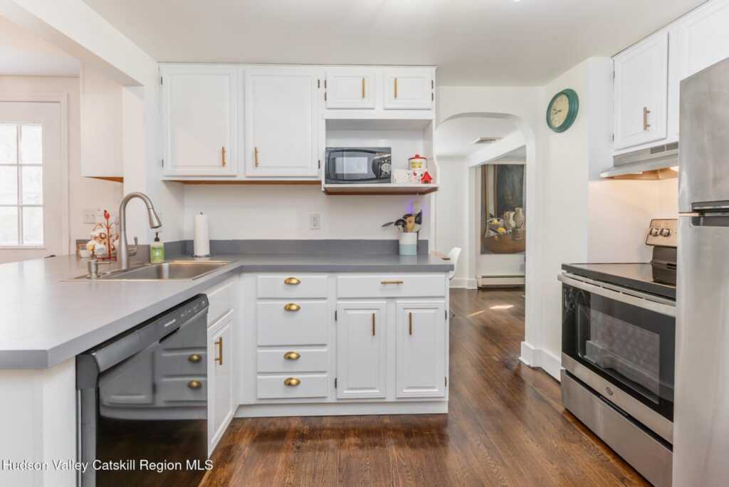 160 Fairview Avenue, Kingston, NY 12401 - Photo 11 of 38