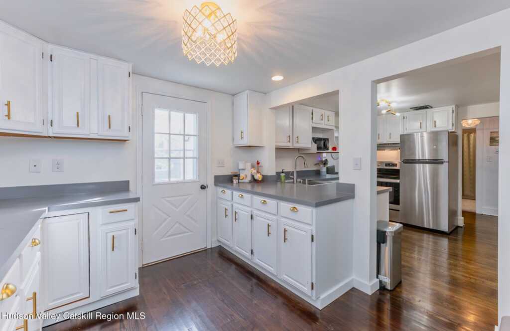 160 Fairview Avenue, Kingston, NY 12401 - Photo 12 of 38