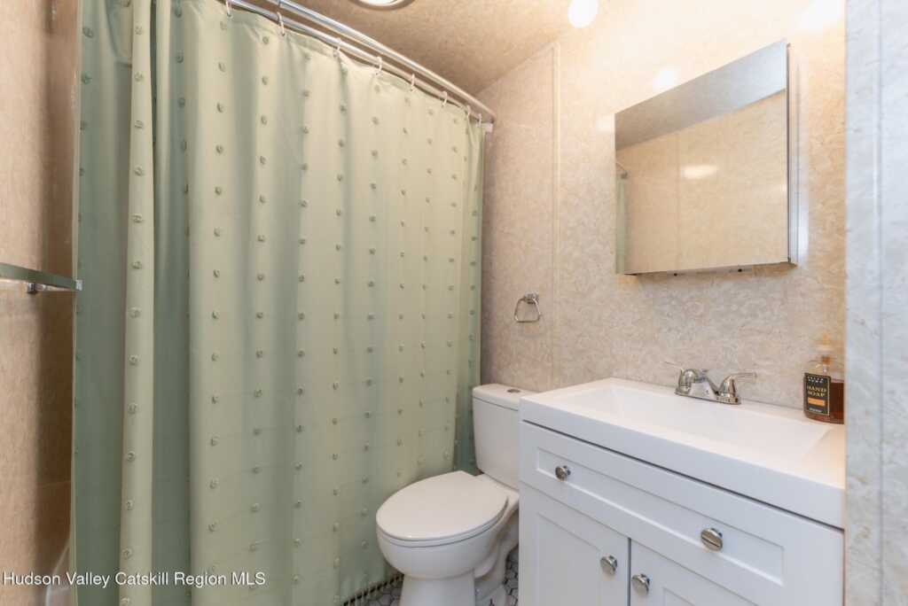 160 Fairview Avenue, Kingston, NY 12401 - Photo 18 of 38