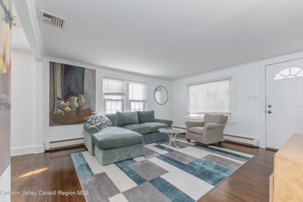 160 Fairview Avenue, Kingston, NY 12401 - Photo 4 of 38