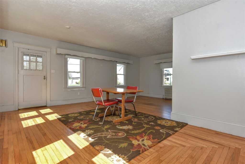 16 Roosevelt Avenue, Kingston, NY 12401 - Photo 10 of 25