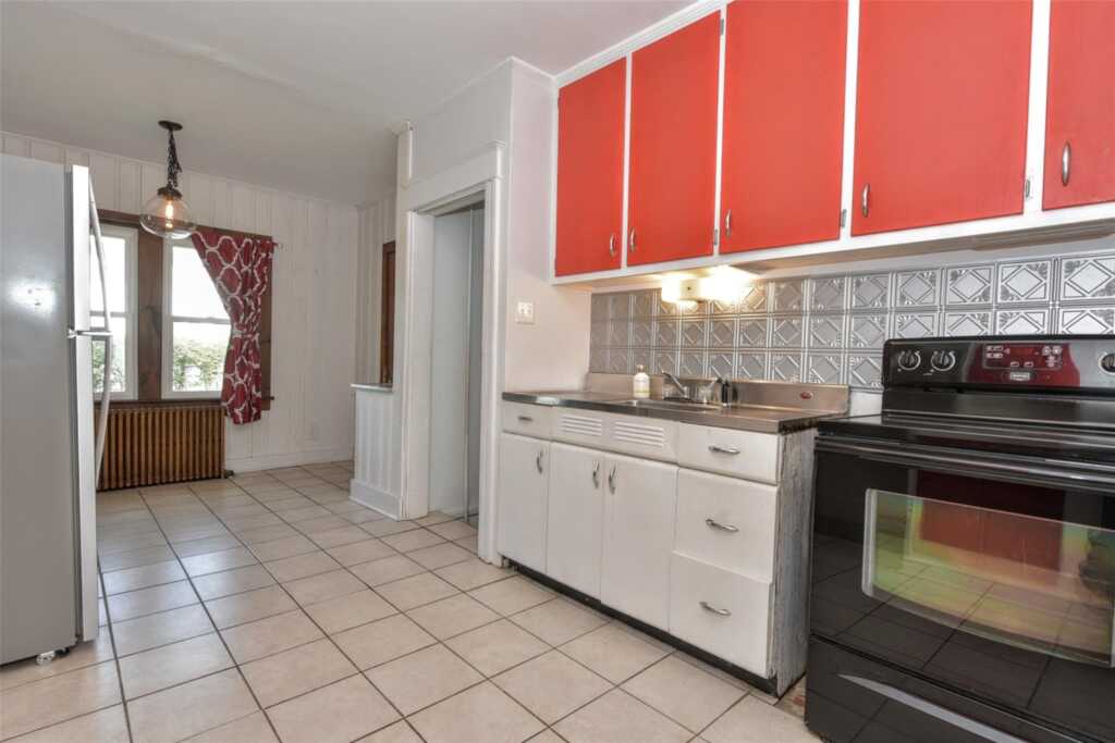 16 Roosevelt Avenue, Kingston, NY 12401 - Photo 14 of 25