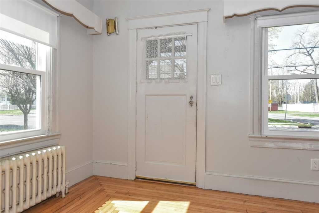 16 Roosevelt Avenue, Kingston, NY 12401 - Photo 5 of 25