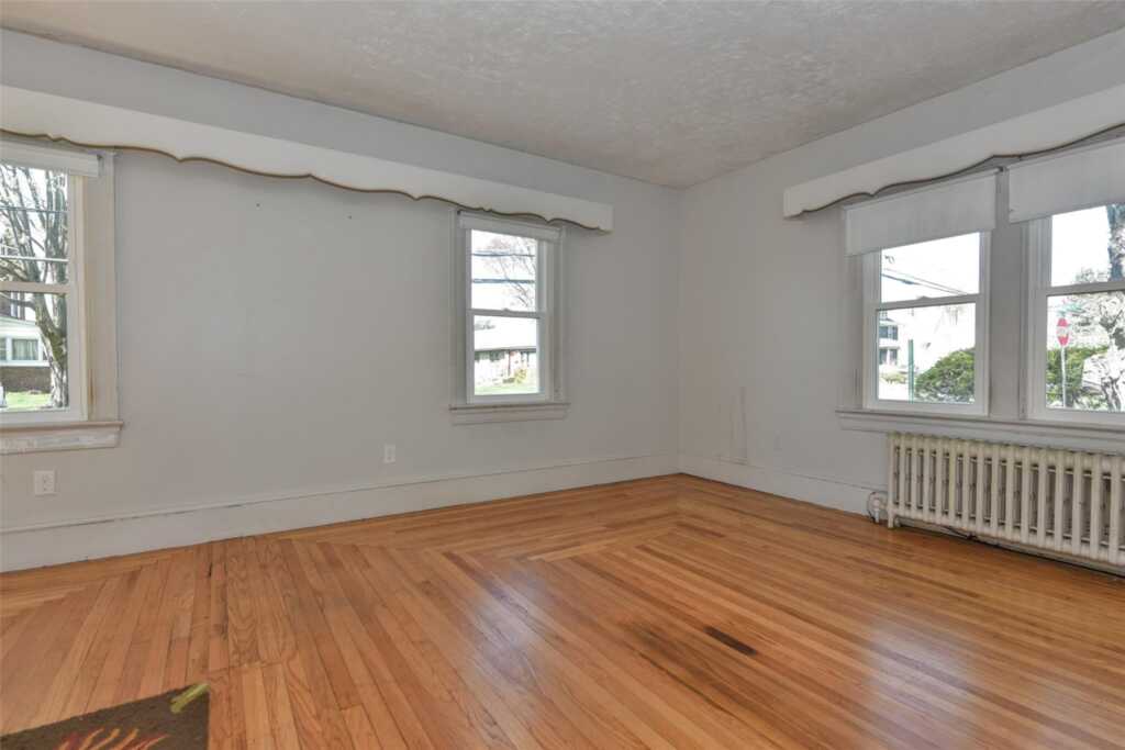 16 Roosevelt Avenue, Kingston, NY 12401 - Photo 6 of 25
