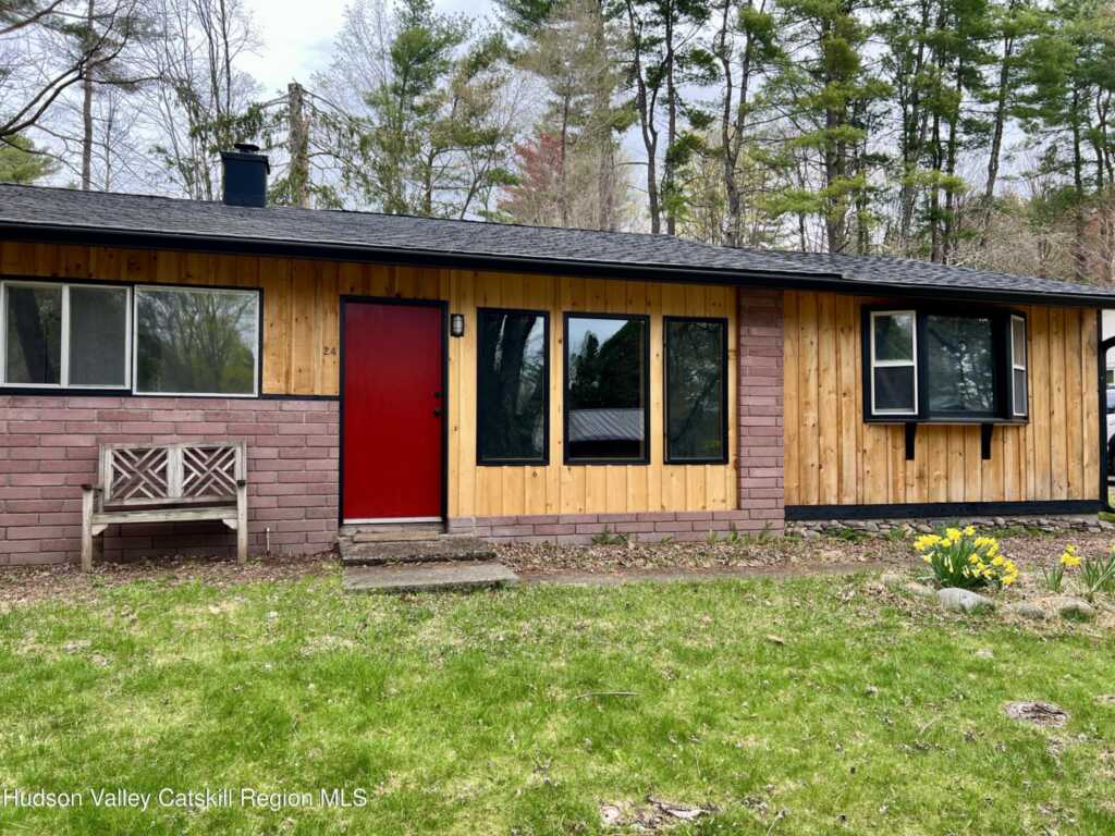 24 Overlook Drive, Woodstock, NY 12498