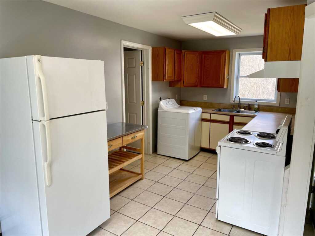 195 North Street, Kingston, NY 12401 - Photo 7 of 10
