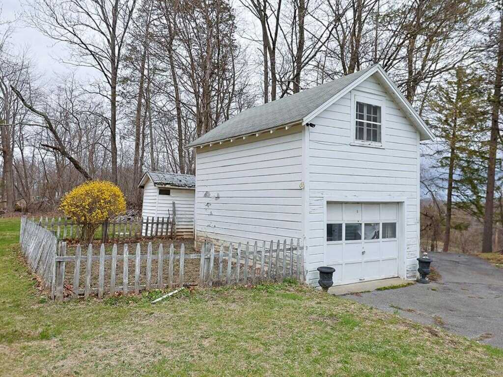 4073 Route 9W, Saugerties, NY 12477 - Photo 14 of 40