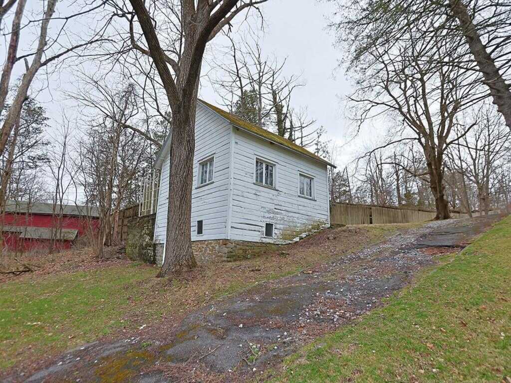 4073 Route 9W, Saugerties, NY 12477 - Photo 6 of 40