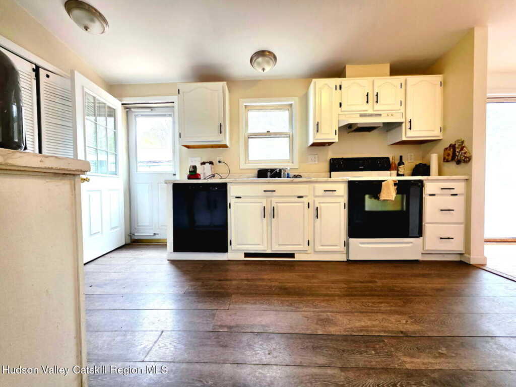 68 Waughkonk, Kingston, NY 12401 - Photo 16 of 26