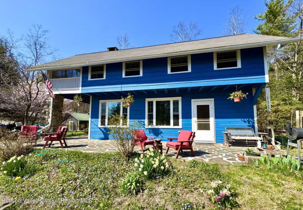 2366 Glasco Tpk., Woodstock, NY 12498