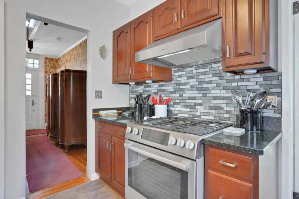 181 Washington Avenue, Kingston, NY 12401 - Photo 16 of 38