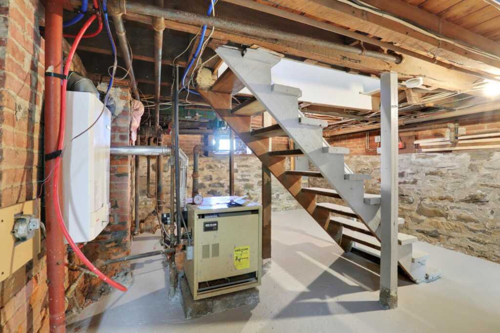 181 Washington Avenue, Kingston, NY 12401 - Photo 30 of 38