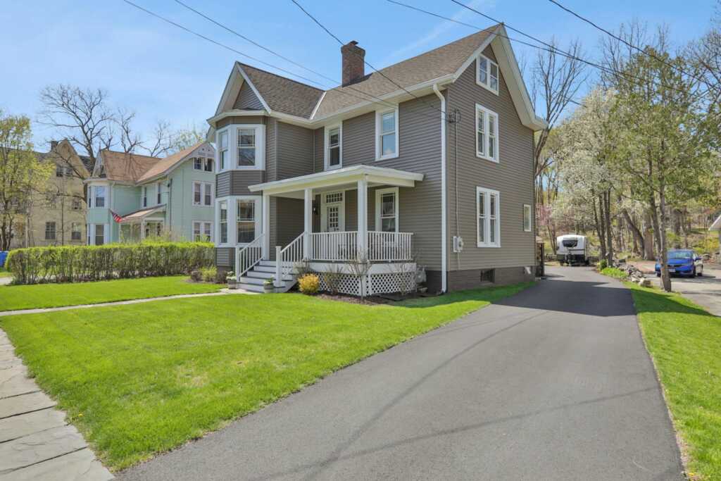 181 Washington Avenue, Kingston, NY 12401 - Photo 5 of 38