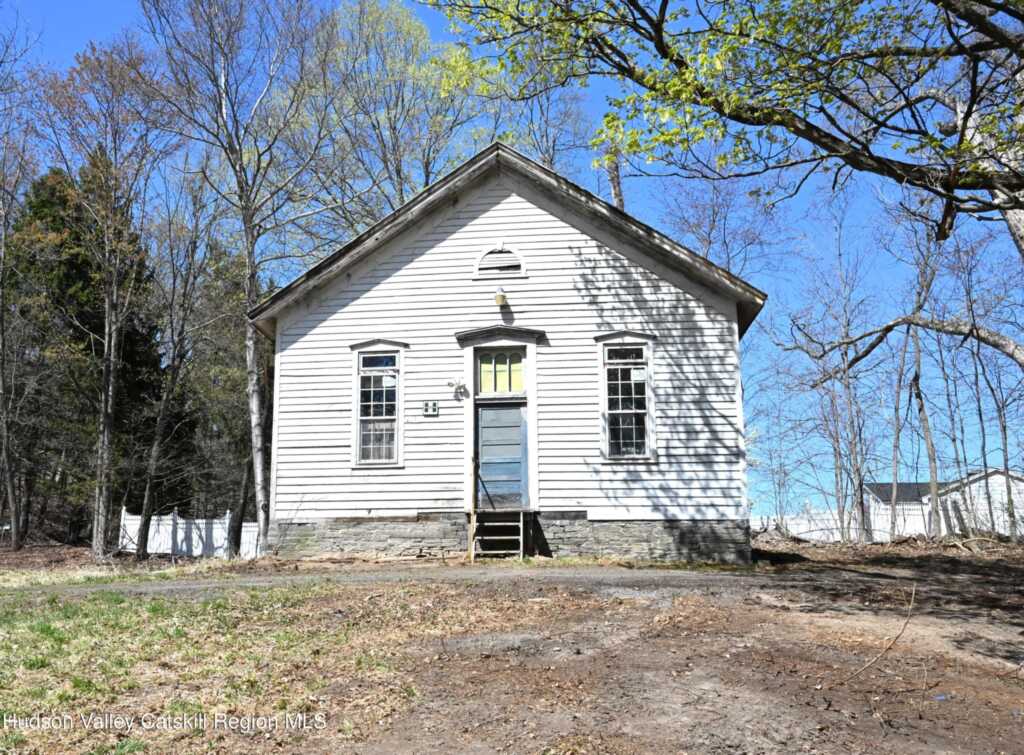 90 Sheehan Lane, Saugerties, NY 12477