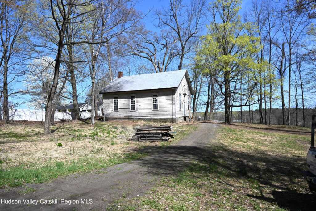 90 Sheehan Lane, Saugerties, NY 12477 - Photo 4 of 18