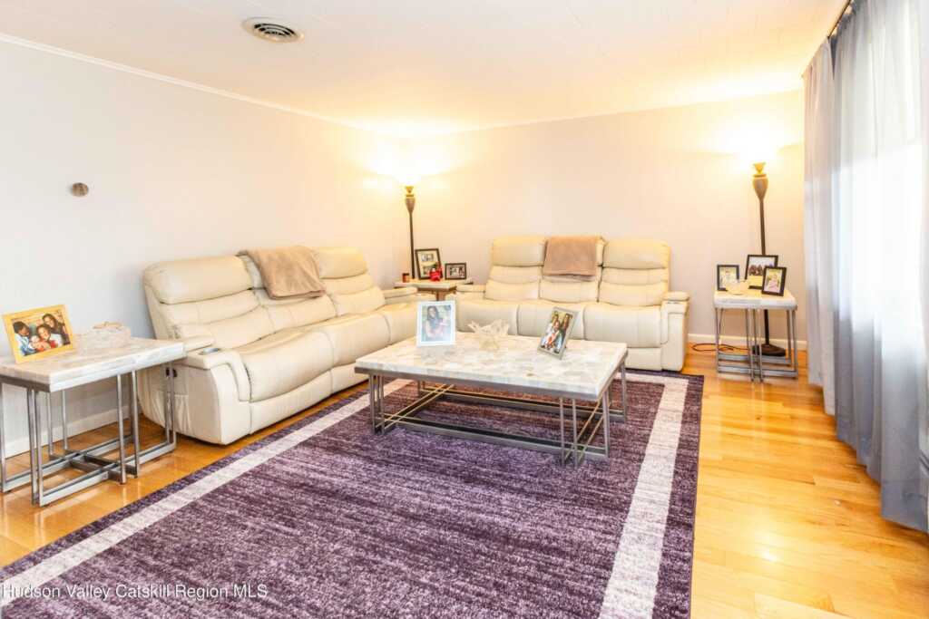 192 Delaware Street, Saugerties, NY 12477 - Photo 7 of 32