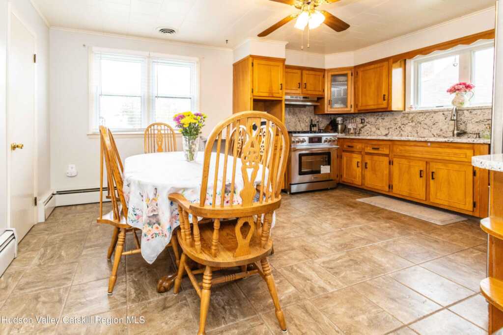 192 Delaware Street, Saugerties, NY 12477 - Photo 8 of 32