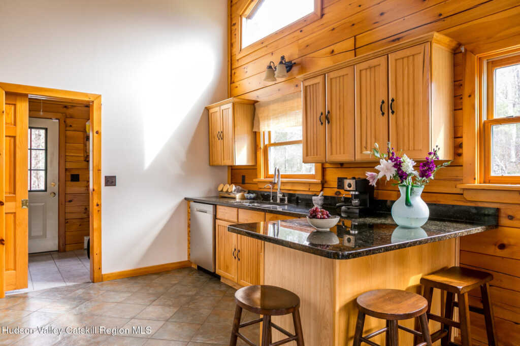 1225 Josephs Boulevard, Saugerties, NY 12477 - Photo 10 of 30