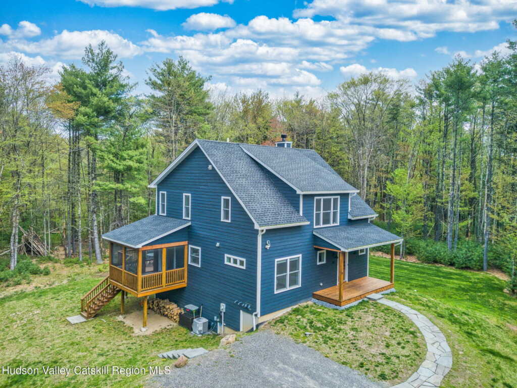 51 Houtman Road, Saugerties, NY 12477
