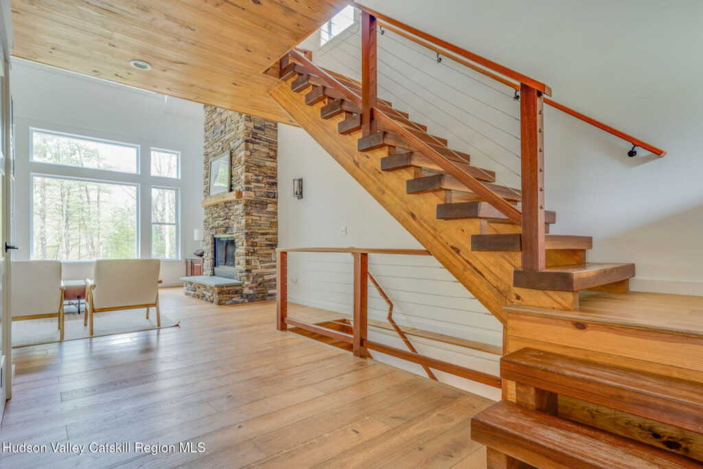 51 Houtman Road, Saugerties, NY 12477 - Photo 4 of 44