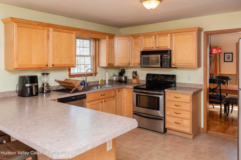 226 Blue Mountain Road, Saugerties, NY 12477 - Photo 9 of 32