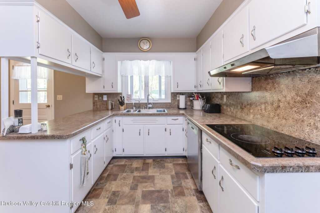 152 Flower Hill, Kingston, NY 12401 - Photo 13 of 50