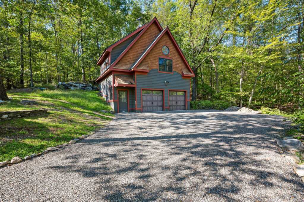15 Old Farm Road, Rhinebeck, NY 12572 - Photo 4 of 35