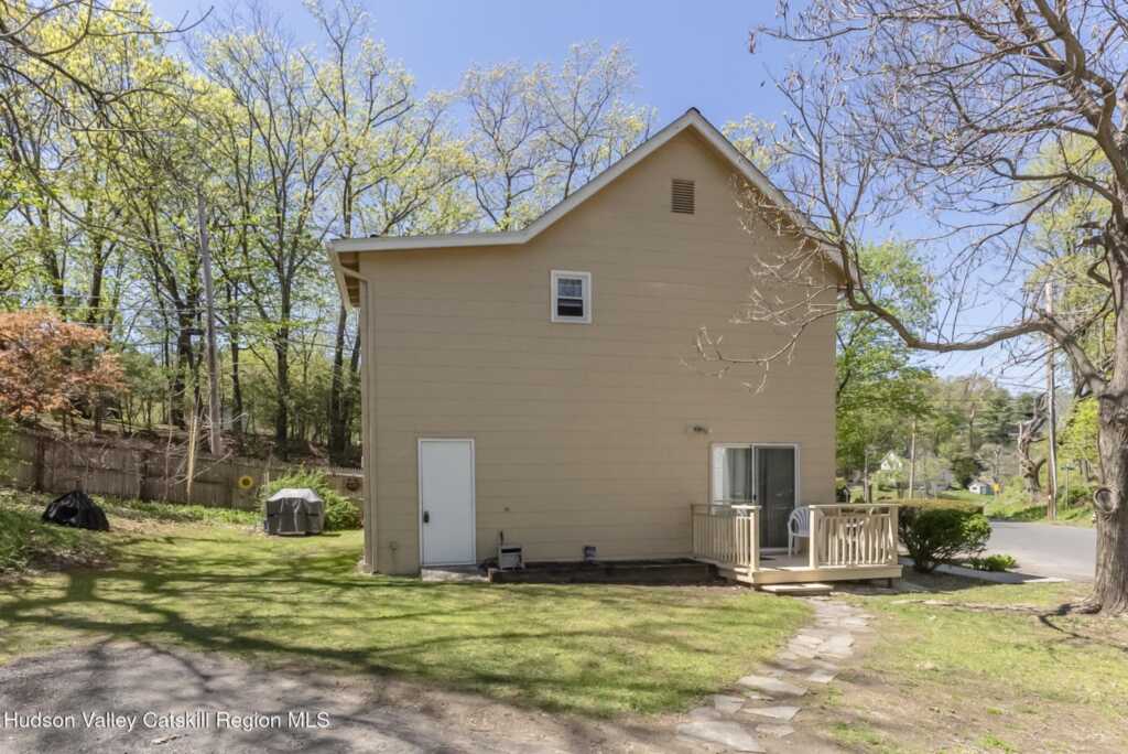 190 1st Avenue, Kingston, NY 12401 - Photo 3 of 33