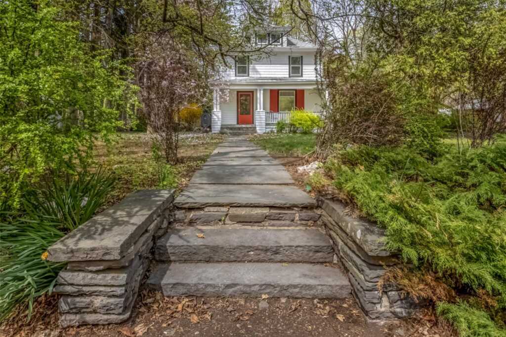 40 Lower Byrdcliffe Road, Woodstock, NY 12498