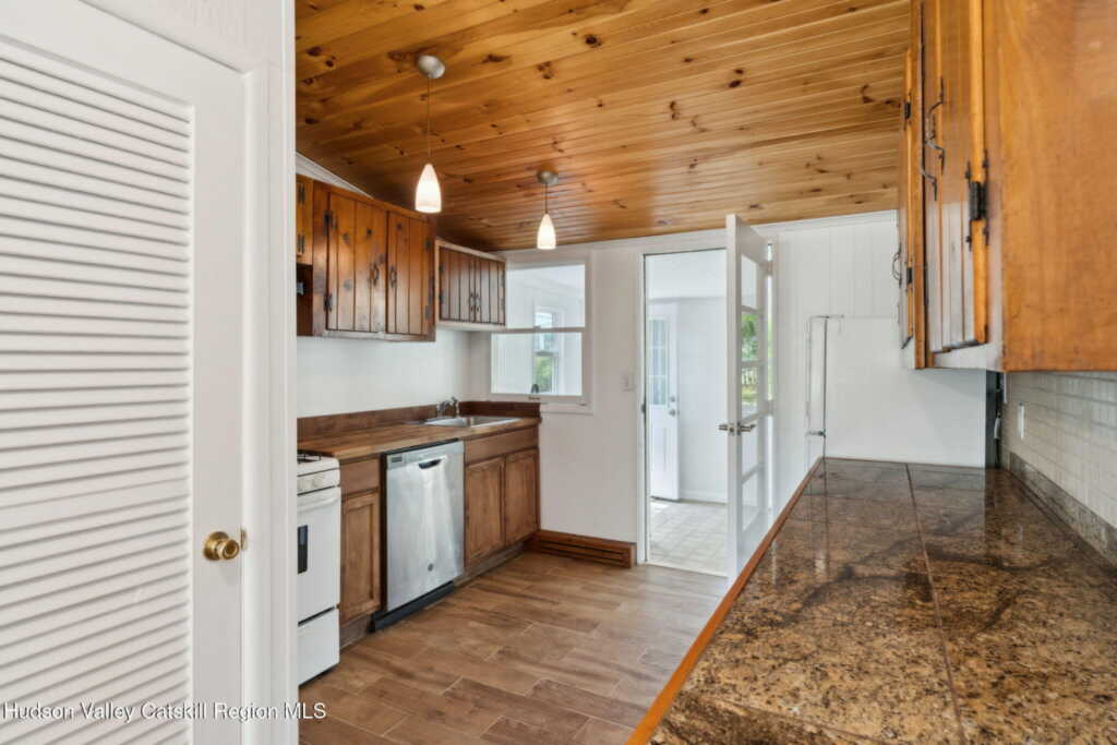 30 Dixon Avenue, Woodstock, NY 12498 - Photo 18 of 47