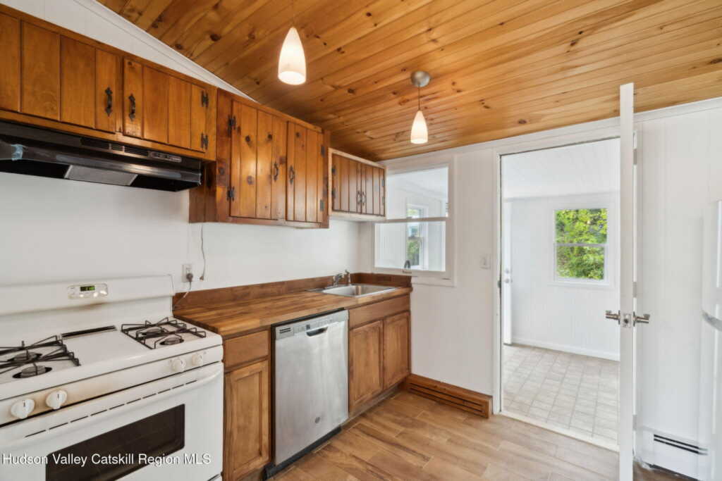 30 Dixon Avenue, Woodstock, NY 12498 - Photo 19 of 47