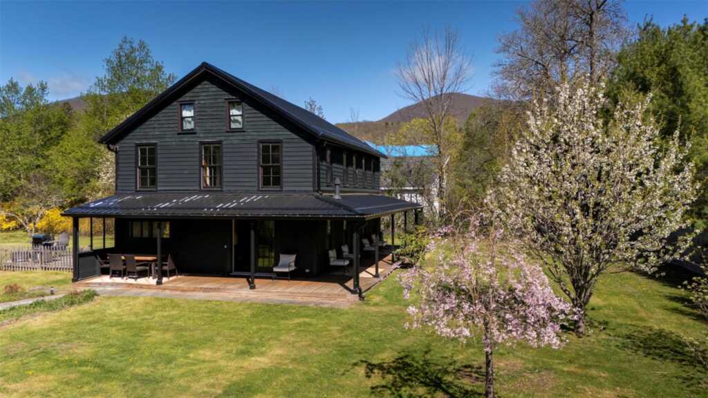 39 Van Wagner Road, Woodstock, NY 12495 - Photo 4 of 47