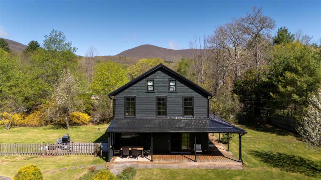 39 Van Wagner Road, Woodstock, NY 12495 - Photo 8 of 47